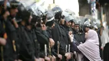 700 полицаи уволнява Египет заради атаки срещу демонстранти