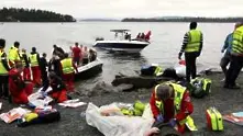 Открита е кола-бомба на норвежкия остров, издирват съучастник на убиеца