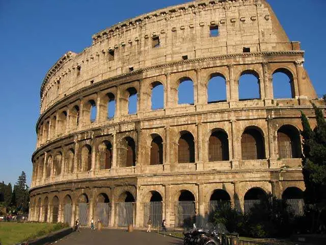 Евакуираха Колизеума в Рим 