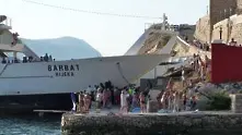 Ферибот се вряза в хърватски плаж