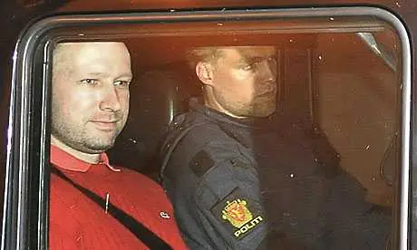 Lacoste моли да забранят на норвежкия убиец да носи дрехите й