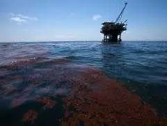 Нефтопровод изпусна 31 км разлив в британски води   