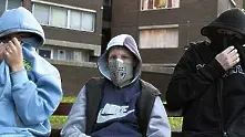 Аматьорски видеоклип показа как ограбват ранено момче в Лондон