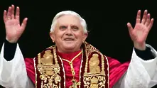 Задържаха мъж, стрелял в близост до папа Бенедикт XVI