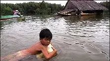 Наводнения във Виетнам погубиха 6 души