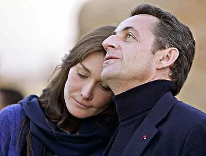 Карла Бруни роди дъщеря на Саркози