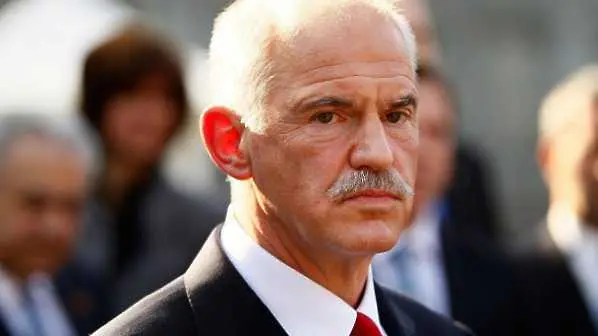 Папандреу поиска оставките на министрите си