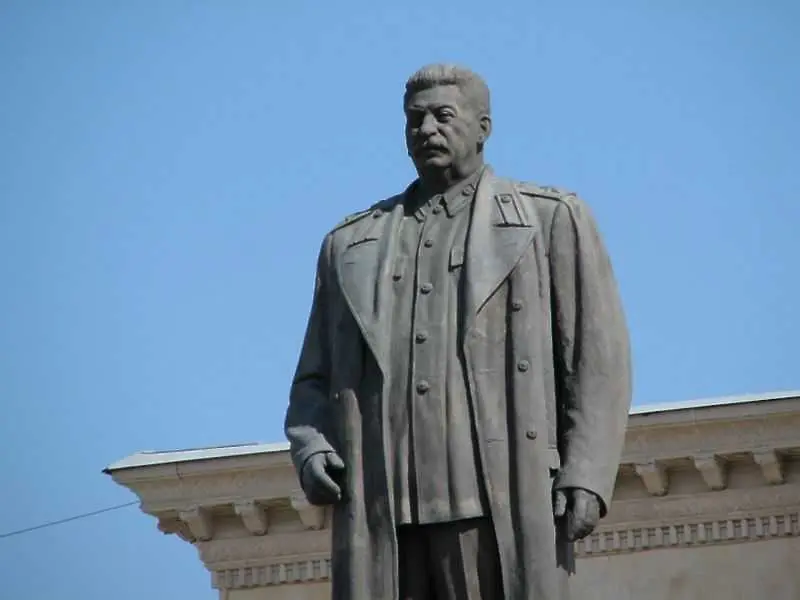 Откриват нов паметник на Сталин в Украйна