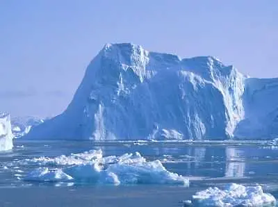 В Антарктида се оформя айсберг с големината на Берлин