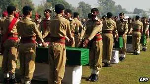 Пакистан погреба убитите от НАТО войници