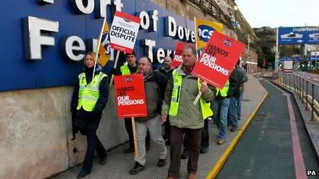 Великобритания се вдигна на най-голямата си стачка от 30 години насам