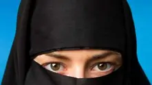 Саудитска Арабия обмисля дали да покрие и очите на жените
