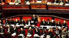 Италия ще гласува антикризисни мерки, Берлускони се оттегля