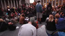 Протестиращите от Окупирай Уолстрийт се завърнаха в парка в Ню Йорк