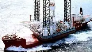 Руската петролна платформа Колское потъна