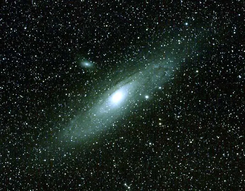 Астрономи: Андромеда се е сблъскала със съседна галактика в миналото   