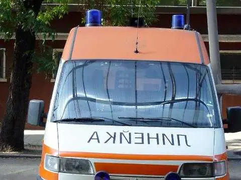 Трима души в тежко състояние след обгазяване с амоняк в Елена