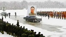Северна Корея започна церемонията по погребението на Ким Чен Ир
