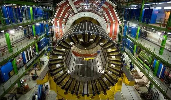 Нова частица беше открита от Големия адронен ускорител