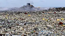Малдивите препълниха остров за отпадъци