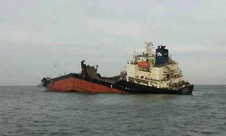 Петима загинаха при експлозия на южнокорейски танкер