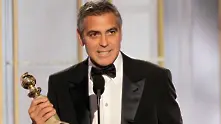 Клуни отпразнува своя Златен глобус със 100 бургера