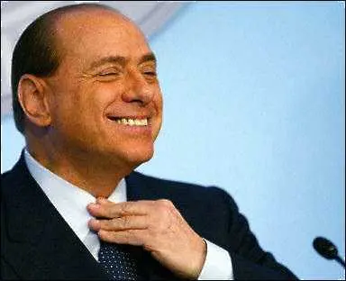 Берлускони се измъкна от обвиненията в корупция