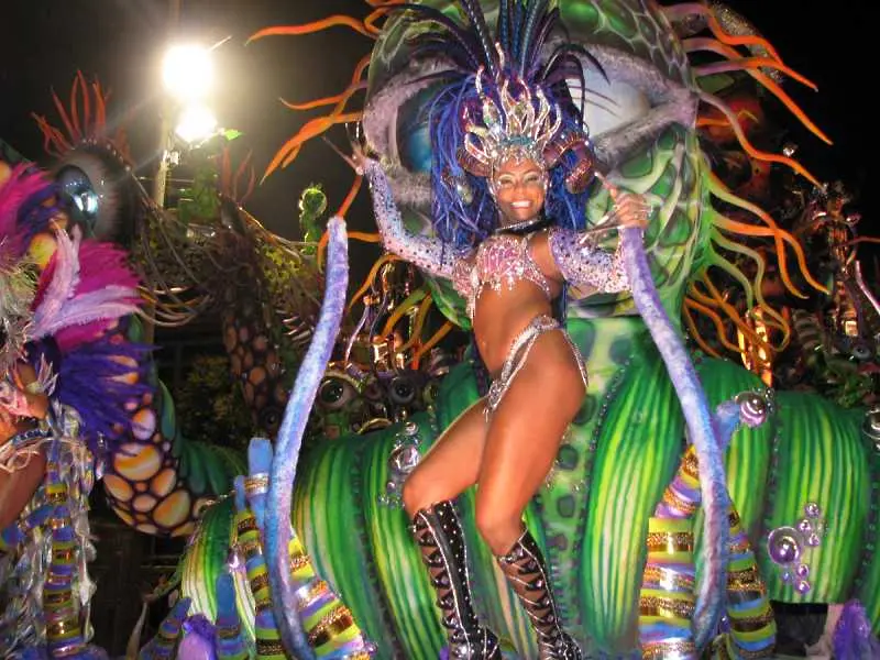 Стачка заплашва карнавала в Рио