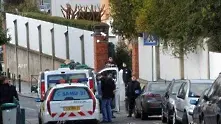 Убиецът от Тулуза се барикадира в къща, стреля по полицаите   