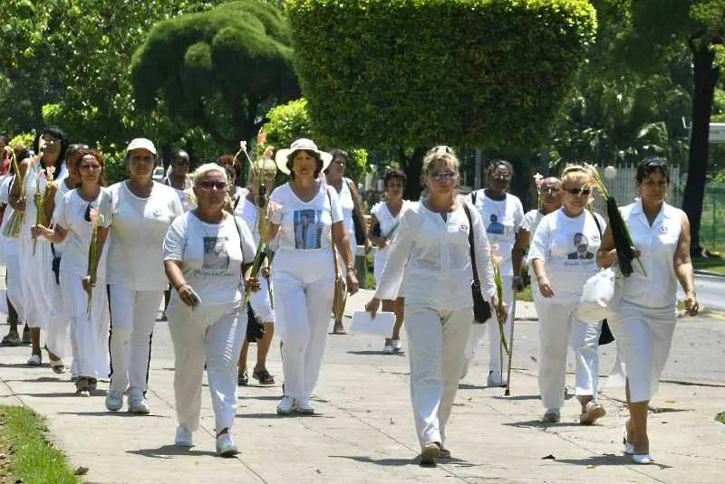 Жени в бяло арестувани заради дисидентски протест в Куба
