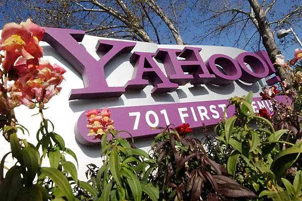 Делят Yahoo! на три