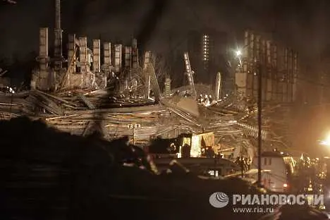 Жилищен блок в строеж рухна в Москва, има жертви