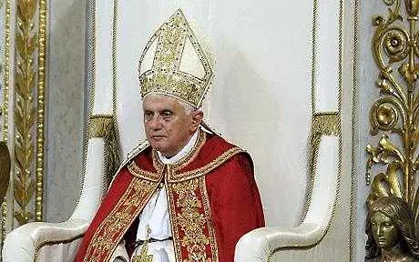 Папа Бенедикт XVI предупреди, че човечеството потъва в тъмнина