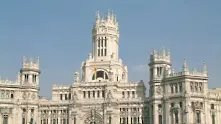 Испания вдига университетските такси с 50%