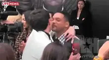 Репортер се опита да целуне Уил Смит по устата, изяде шамар (видео)