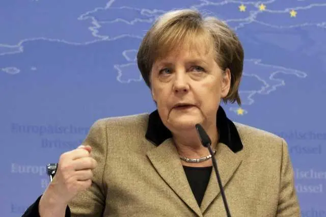 Меркел готова да посрещне Оланд с отворени обятия