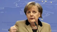 Меркел готова да посрещне Оланд с отворени обятия