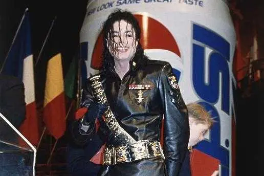 Pepsi пуска 1 млрд. кенчета с образа на Майкъл Джексън