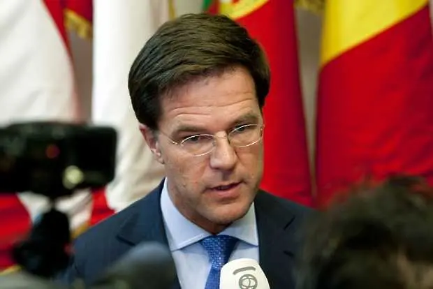 Холандското правителство подаде оставка
