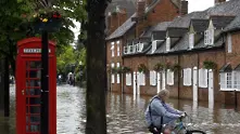 Порои наводниха Великобритания