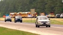 6 училищни автобуса се удариха в САЩ, 65 ранени