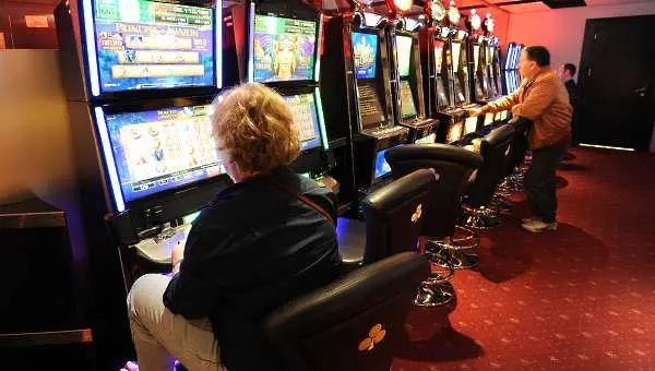 Жена спечели $470 хил. от казино, в което се скрила от дъжда