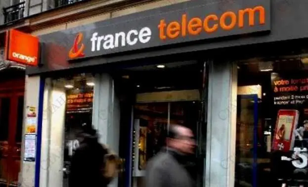 Разследват бившия шеф на France Telecom за тормоз на служителите