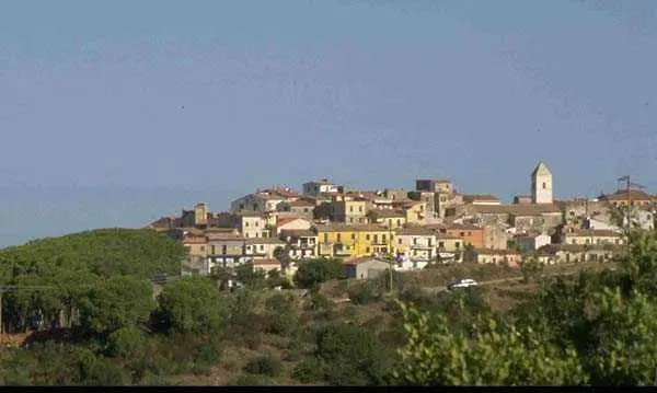 Продават село в Тоскана по eBay