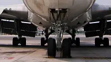 Самолет залепна за пистата