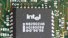 Intel предвижда спад в бизнеса с чипове