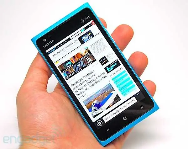Nokia свали наполовина цената на новия си смартфон