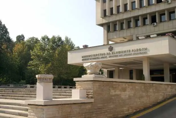 МВнР: България няма да посочи виновник за атентата, докато не приключи разследването