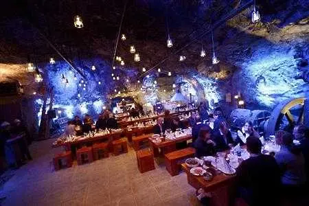 Ресторант в минна галерия на 80 м. под земята