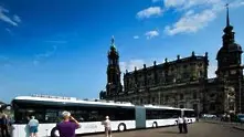 В Дрезден се появи най-дългият автобус в света